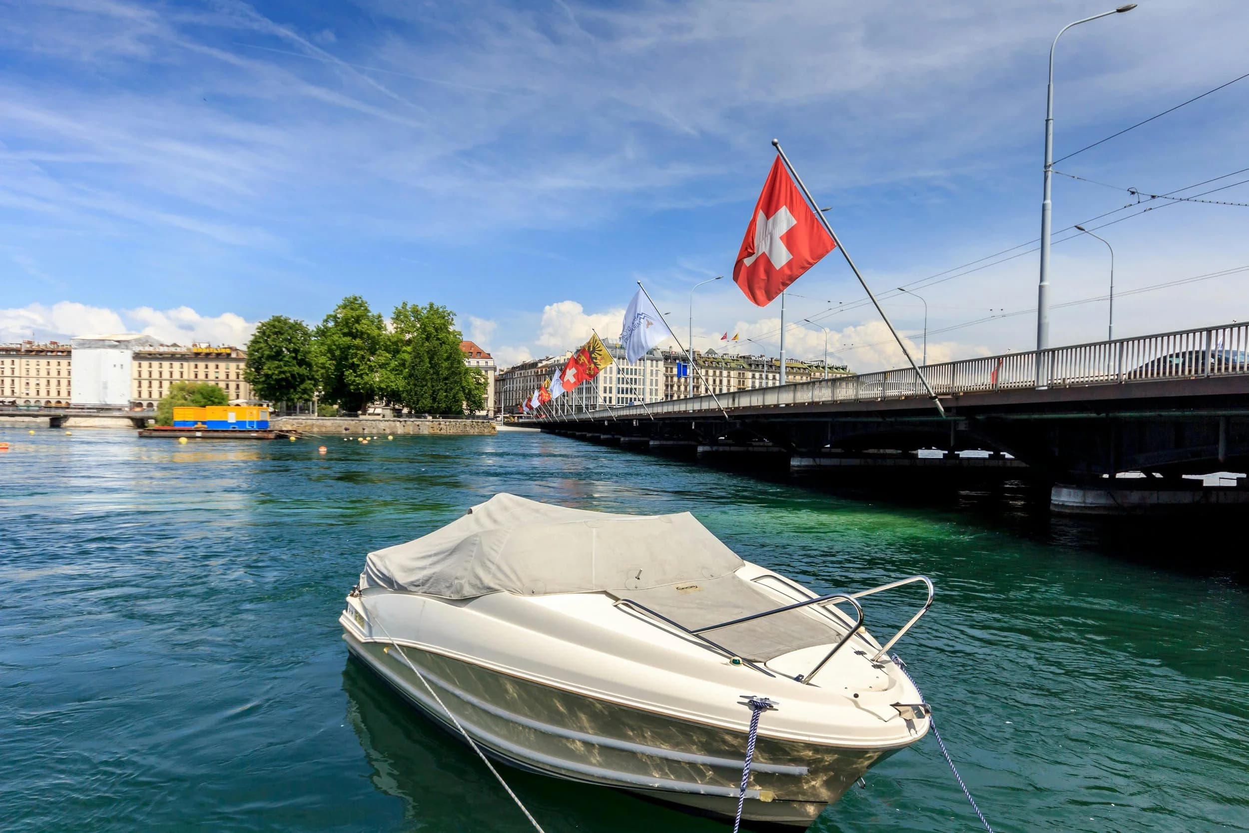 Geneva water jet and lakefront